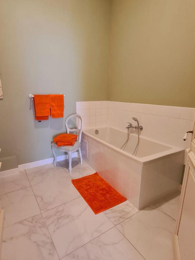 Maison Zola Bed & Breakfast Saint-Amand-Mont-Rond Екстериор снимка
